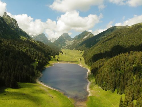 Landschaftsbild Appenzell Sämtisersee